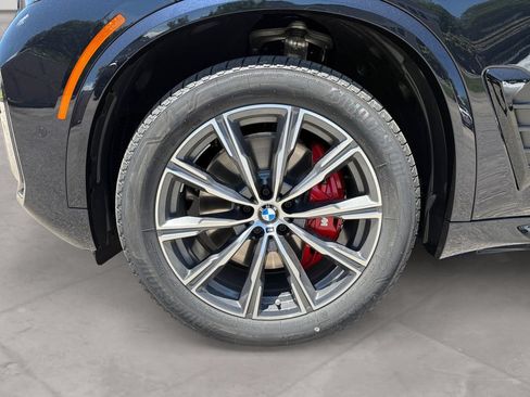 New 2026 BMW X5 xDrive40i w/ M Sport Package AWD/4WD image 14