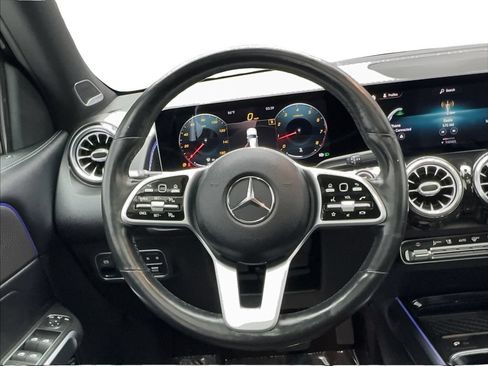 Used 2021 Mercedes-Benz GLB 250 4MATIC w/ Premium Package image 38