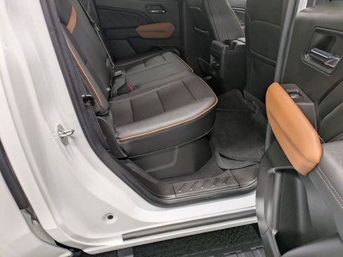 Used 2023 GMC Canyon AT4 w/ AT4 Premium Package image 27