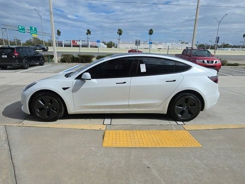 Used 2023 Tesla Model 3 Standard Range image 8