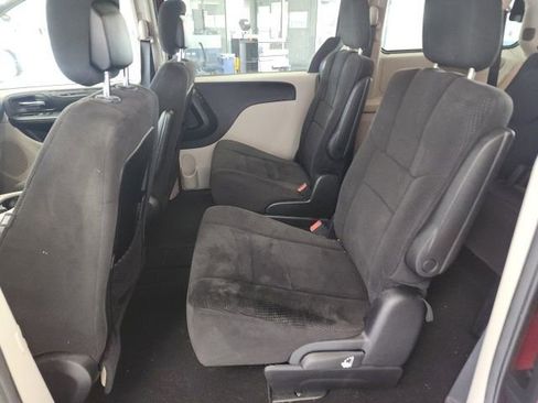 Used 2013 Dodge Grand Caravan SXT FWD image 12