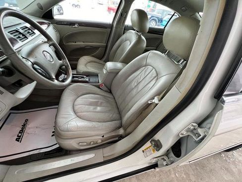 Used 2011 Buick Lucerne CXL FWD image 15