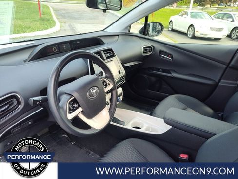 Used 2016 Toyota Prius Three FWD image 12