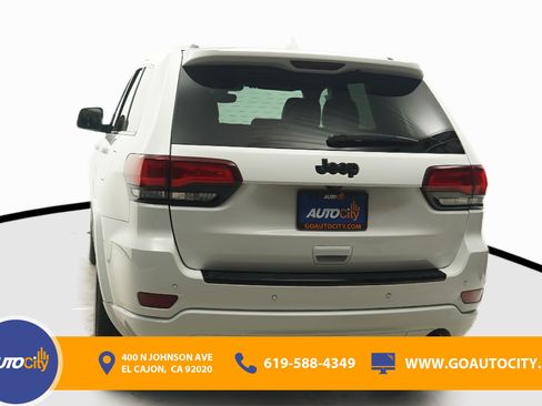 Used 2018 Jeep Grand Cherokee Altitude RWD image 15