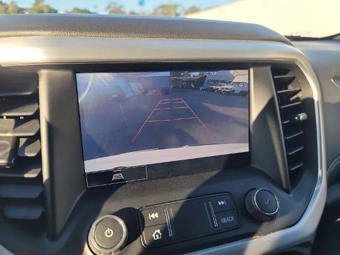 Used 2023 GMC Acadia SLT image 14