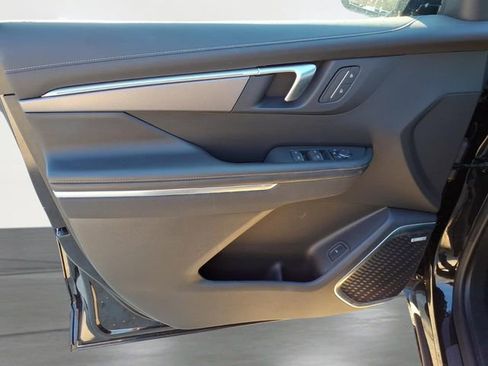 Used 2025 Buick Enclave Sport Touring image 16