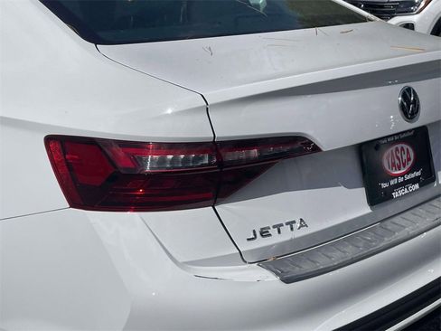 Used 2022 Volkswagen Jetta S image 11