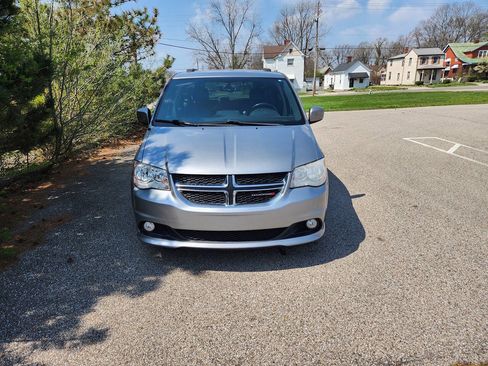 Used 2015 Dodge Grand Caravan SXT FWD image 17