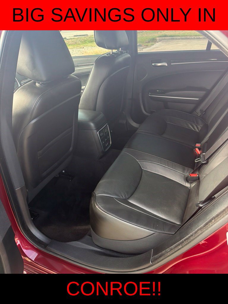 Used 2022 Chrysler 300 Touring L w/ Popular Equipment Group RWD image 10