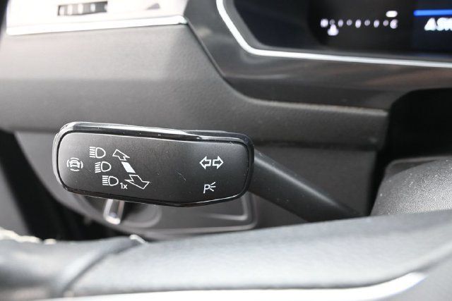Used 2023 Volkswagen Tiguan SE FWD image 17