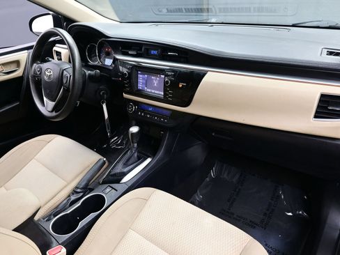 Used 2015 Toyota Corolla LE FWD image 17
