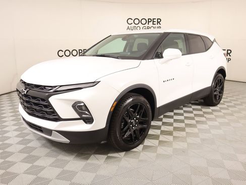 Used 2023 Chevrolet Blazer LT w/ Driver Confidence Package image 9