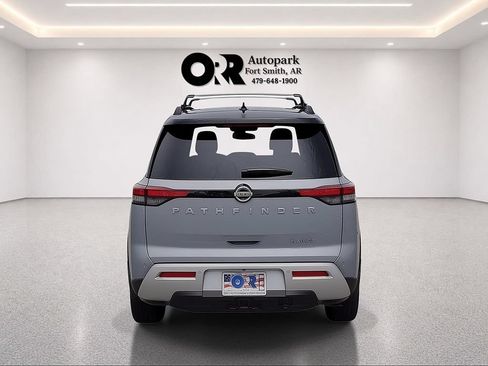 Used 2025 Nissan Pathfinder Platinum FWD image 20