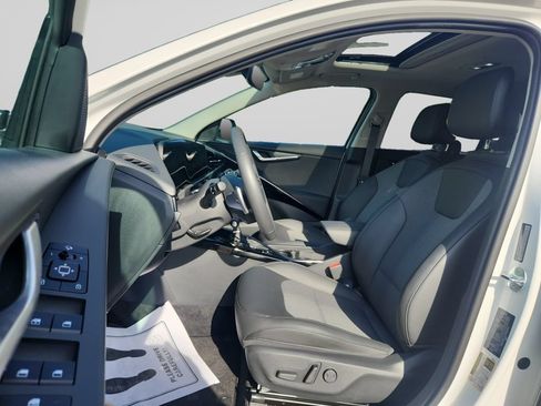 Certified 2025 Kia Niro EX Touring FWD image 10