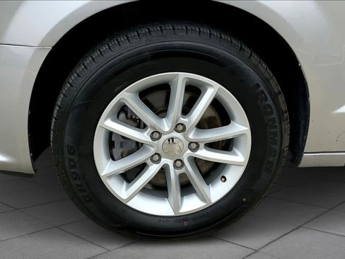 Used 2020 Dodge Grand Caravan SXT image 10