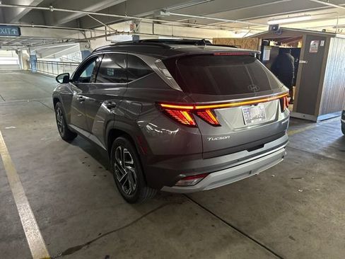 Used 2025 Hyundai Tucson Limited AWD/4WD image 4