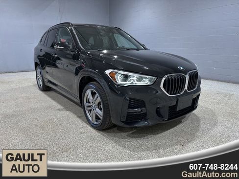 Used 2022 BMW X1 xDrive28i w/ M Sport Package image 1