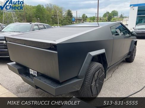 Used 2024 Tesla Cybertruck AWD Crew Cab image 3