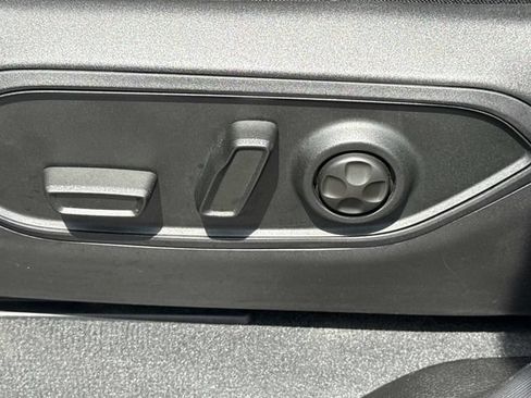 Used 2024 Jeep Grand Cherokee Altitude AWD/4WD image 11