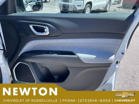 Used 2025 Jeep Compass Latitude AWD/4WD image 29