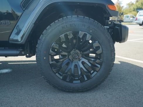 New 2025 Jeep Gladiator Sport image 36