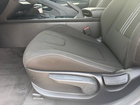 Used 2025 Hyundai Elantra Sport FWD image 11