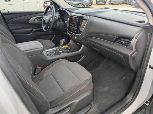 Used 2021 Chevrolet Traverse LS AWD/4WD image 10