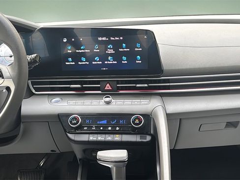 Certified 2024 Hyundai Elantra SEL image 22