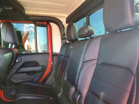 Used 2020 Jeep Gladiator Overland image 13