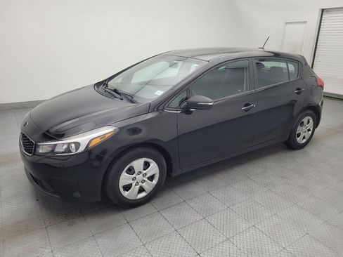 Used 2017 Kia Forte LX FWD image 2