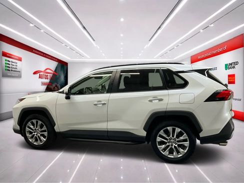 Used 2020 Toyota RAV4 Limited AWD/4WD image 5