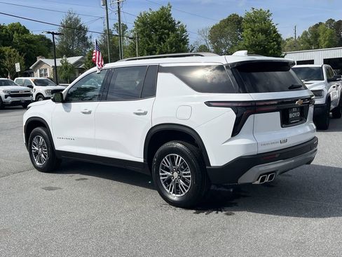 New 2025 Chevrolet Traverse LT image 7