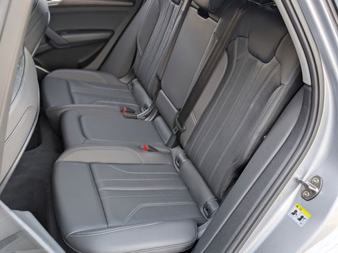 Used 2025 Audi Q5 e Premium image 18