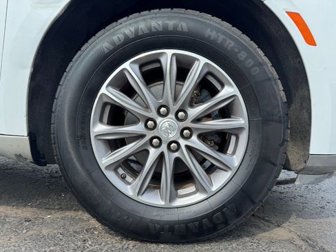 Used 2022 Buick Enclave Essence FWD image 13