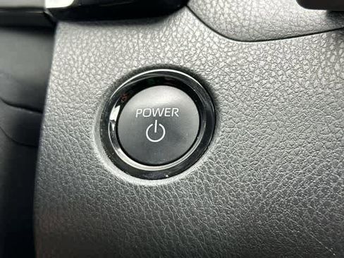 Used 2025 Toyota Camry LE image 10