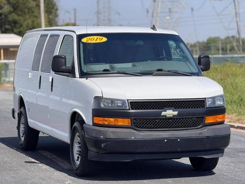 Used 2019 Chevrolet Express 2500 w/ Driver Convenience Package image 4
