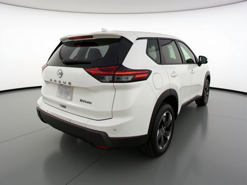 Used 2024 Nissan Rogue SV AWD/4WD image 9