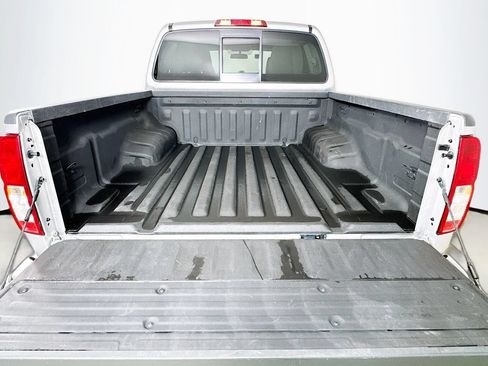 Used 2018 Nissan Frontier SV AWD/4WD image 23