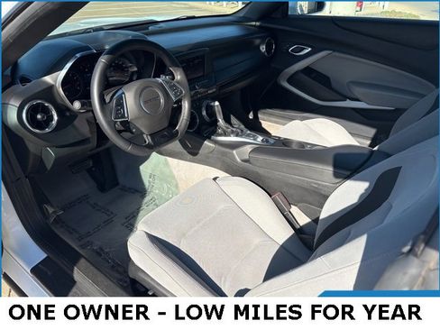 Used 2020 Chevrolet Camaro LT image 11
