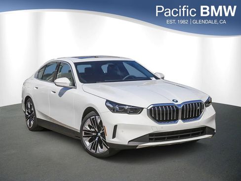 New 2026 BMW i5 eDrive40 RWD image 1