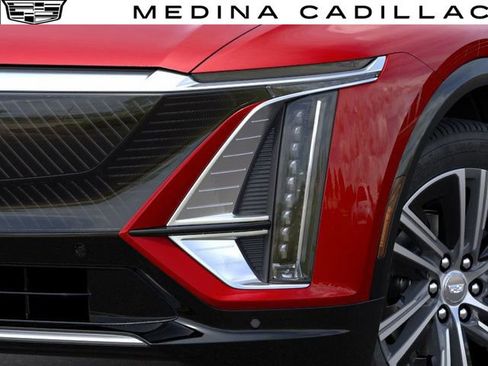 New 2026 Cadillac Lyriq Luxury image 10
