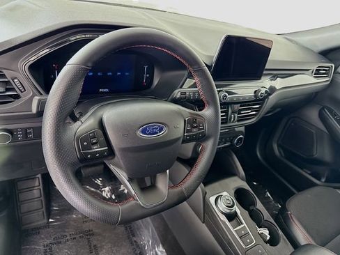 Used 2025 Ford Escape ST-Line image 9