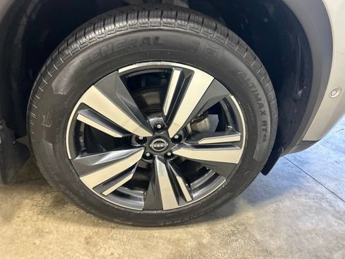 Used 2023 Nissan Rogue Platinum w/ Platinum Premium Package AWD/4WD image 4