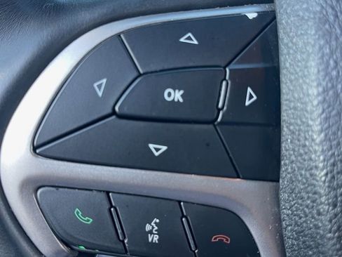 Used 2018 Jeep Grand Cherokee Altitude image 21