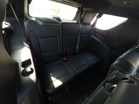 Used 2025 Chevrolet Tahoe Z71 AWD/4WD image 15