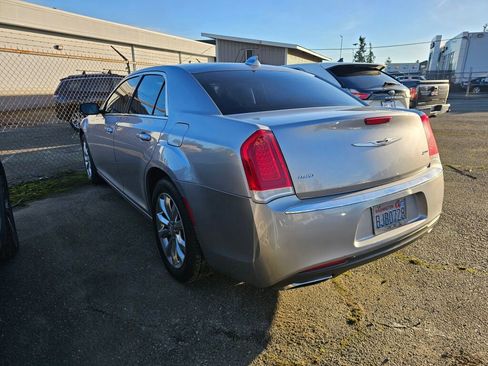 Used 2015 Chrysler 300 Limited w/ Driver Convenience Group image 5