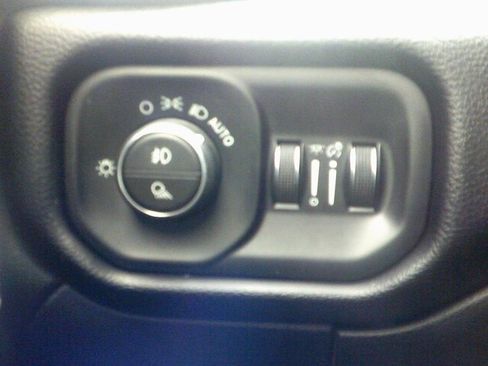 Used 2022 RAM 3500 Laramie image 12