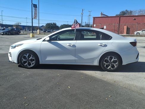 Used 2020 Kia Forte LXS image 2