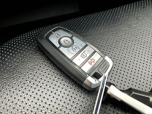 Used 2022 Ford Escape SEL image 12