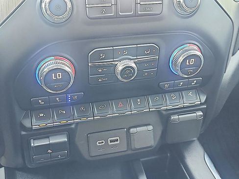 Used 2019 GMC Sierra 1500 Denali w/ Denali Ultimate Package AWD/4WD image 25
